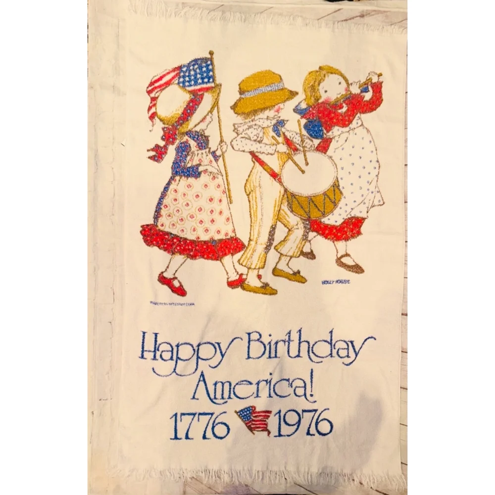 Pristine Vintage 1976 Holly Hobbie Happy Birthday America Fringed Beach Towel